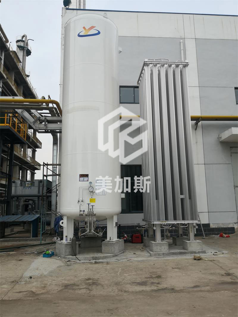 總包-1500方液氮?dú)庹?jpg